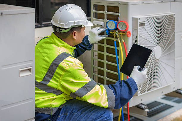 Professional Hvac technician working in Batavia, IL